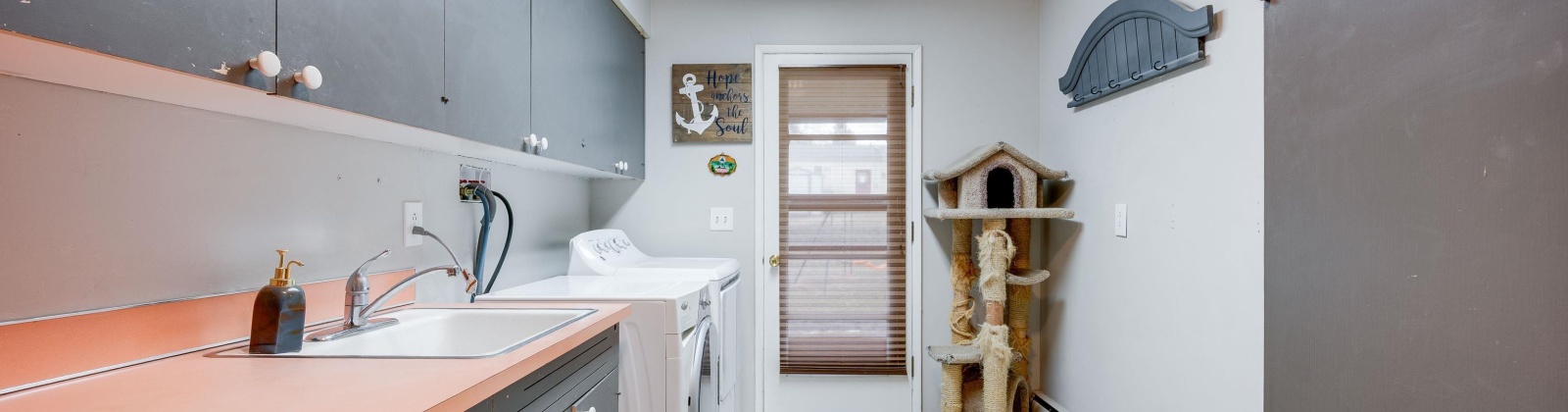 Southview, Colfax, Washington 99111, 3 Bedrooms Bedrooms, 0 ,2 BathroomsBathrooms,Houses,For Sale,Southview,0,290187