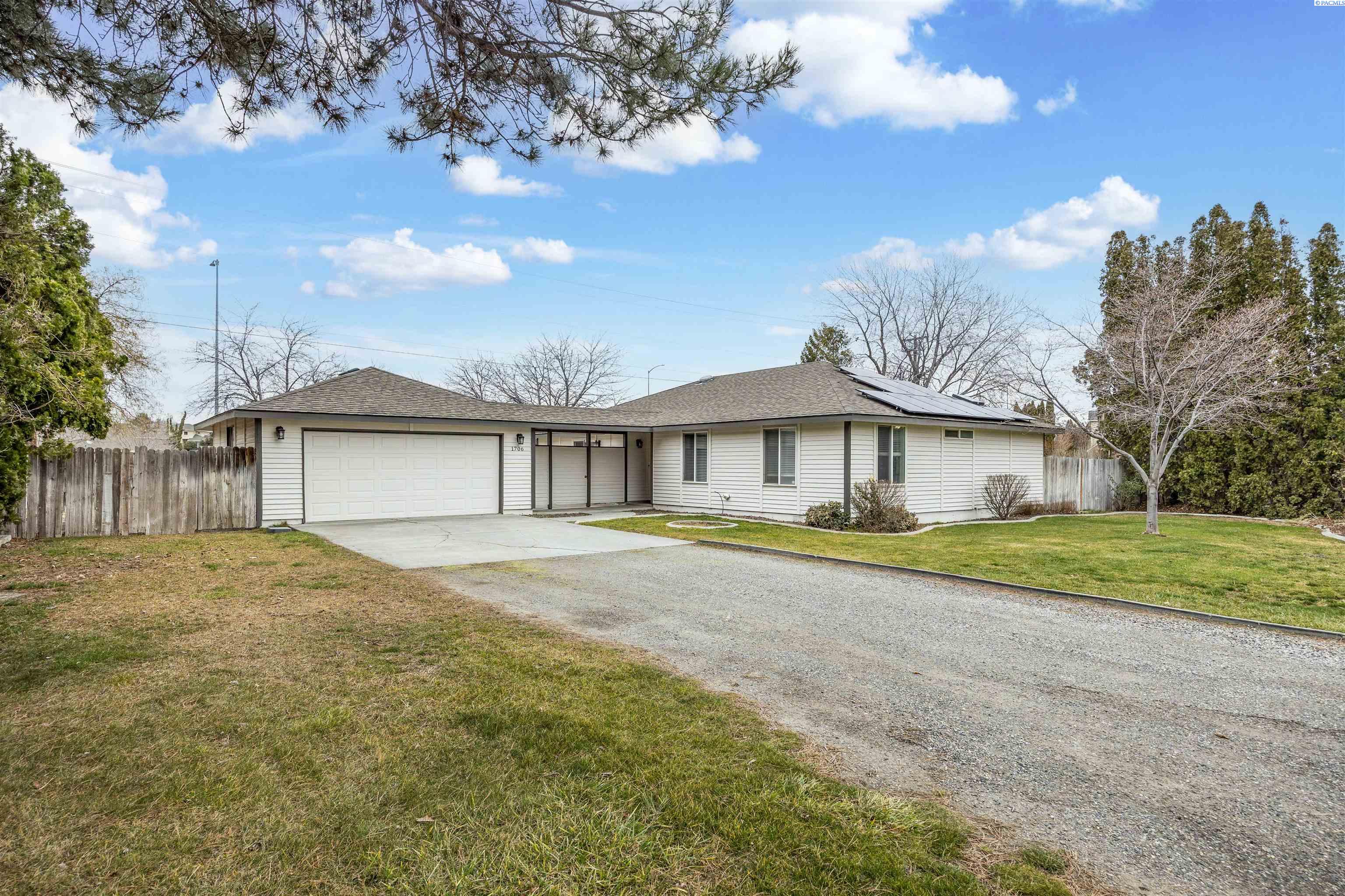 Silverwood Drive, Richland, Washington 99352, 3 Bedrooms Bedrooms, 0 ,2 BathroomsBathrooms,Houses,For Sale,Silverwood Drive,0,290239