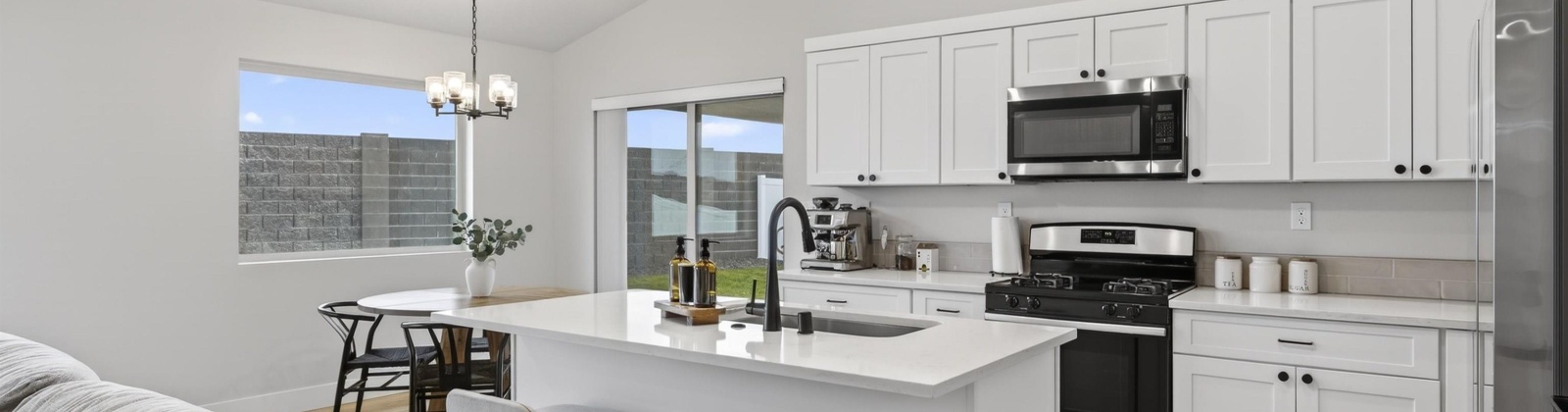 Vineyard St, Grandview, Washington 98930, 3 Bedrooms Bedrooms, 0 ,2 BathroomsBathrooms,Houses,For Sale,Vineyard St,0,290228