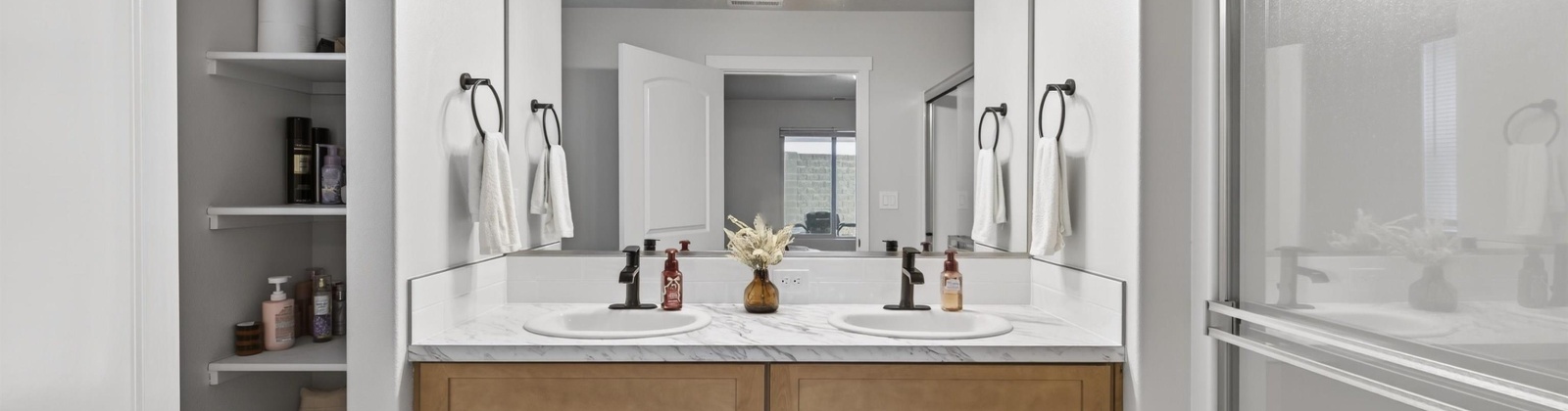 Vineyard St, Grandview, Washington 98930, 3 Bedrooms Bedrooms, 0 ,2 BathroomsBathrooms,Houses,For Sale,Vineyard St,0,290228