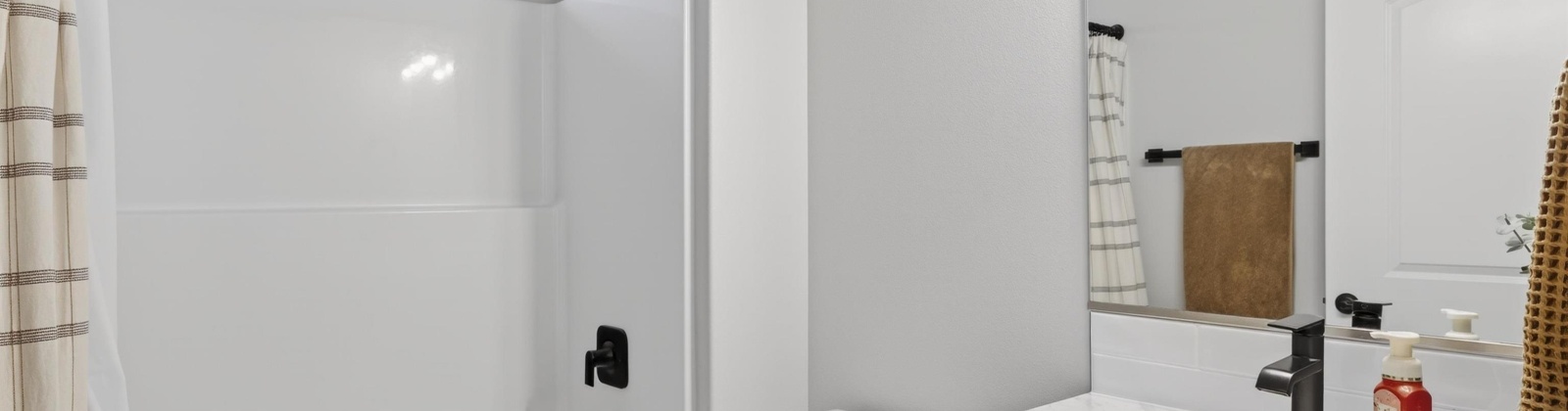 Vineyard St, Grandview, Washington 98930, 3 Bedrooms Bedrooms, 0 ,2 BathroomsBathrooms,Houses,For Sale,Vineyard St,0,290228