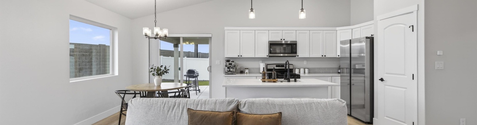 Vineyard St, Grandview, Washington 98930, 3 Bedrooms Bedrooms, 0 ,2 BathroomsBathrooms,Houses,For Sale,Vineyard St,0,290228