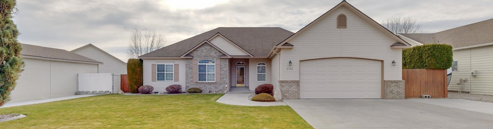 Hilo Court, West Richland, Washington 99353, 4 Bedrooms Bedrooms, 0 ,3 BathroomsBathrooms,Houses,For Sale,Hilo Court,0,290232