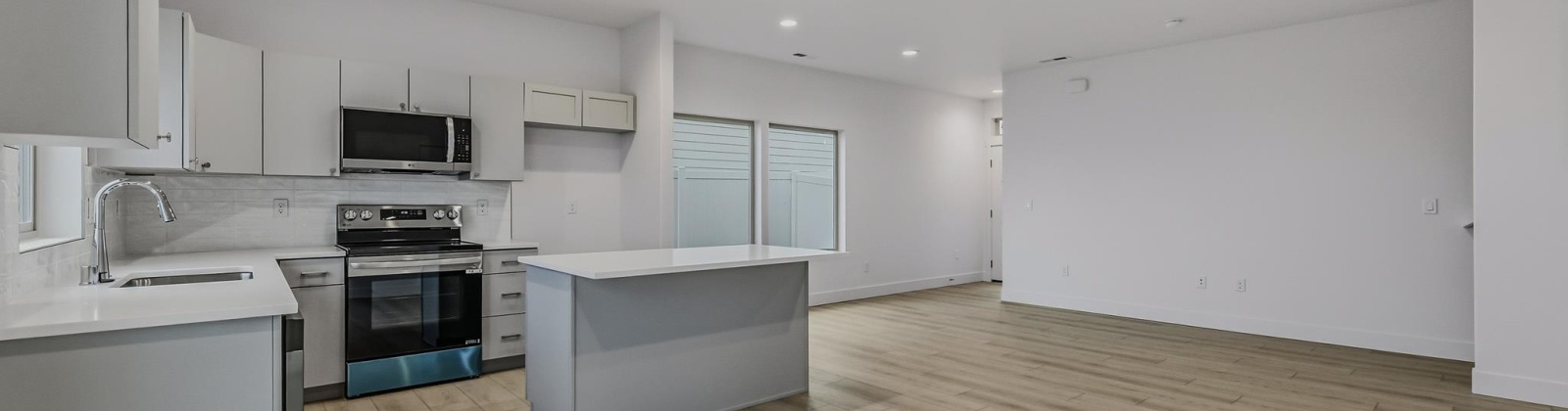 Grapevine Ct, West Richland, Washington 99353, 3 Bedrooms Bedrooms, 0 ,3 BathroomsBathrooms,Condos/townhomes,For Sale,Grapevine Ct,0,290256