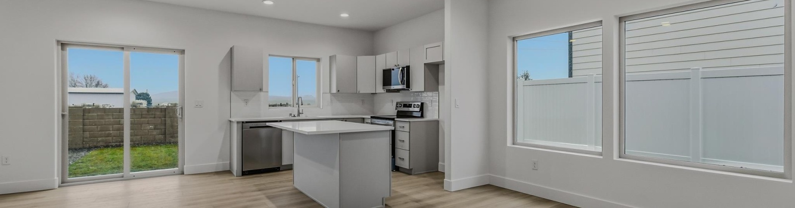 Grapevine Ct, West Richland, Washington 99353, 3 Bedrooms Bedrooms, 0 ,3 BathroomsBathrooms,Condos/townhomes,For Sale,Grapevine Ct,0,290256