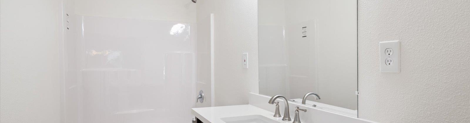 Frontage Rd, Pasco, Washington 99301, 4 Bedrooms Bedrooms, 0 ,2 BathroomsBathrooms,Houses,For Sale,Frontage Rd,0,287537