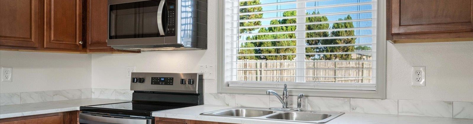 Frontage Rd, Pasco, Washington 99301, 4 Bedrooms Bedrooms, 0 ,2 BathroomsBathrooms,Houses,For Sale,Frontage Rd,0,287537