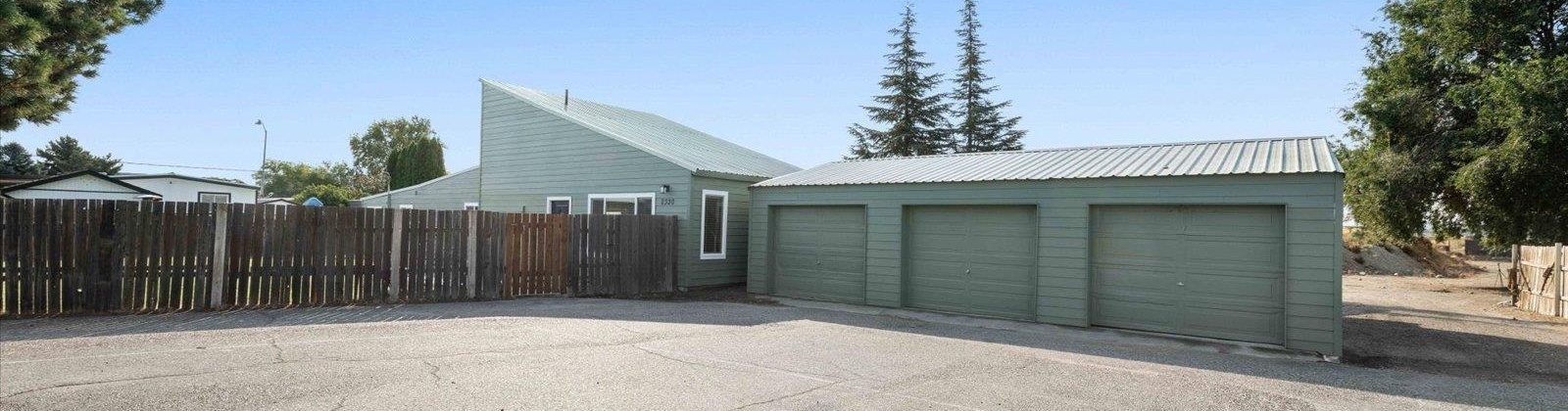 Frontage Rd, Pasco, Washington 99301, 4 Bedrooms Bedrooms, 0 ,2 BathroomsBathrooms,Houses,For Sale,Frontage Rd,0,287537