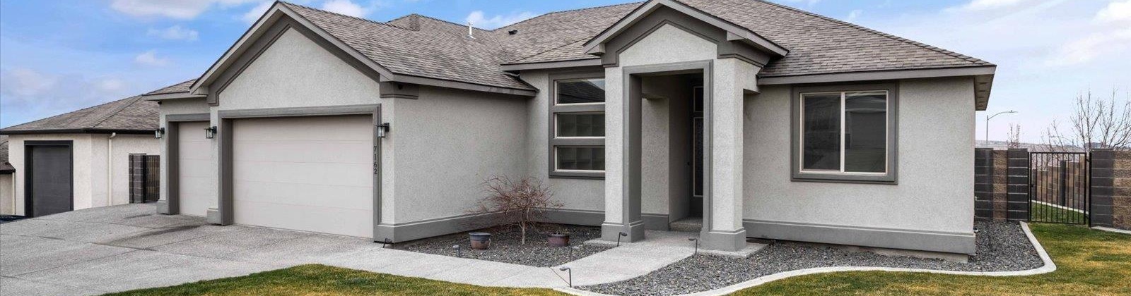 Napoli Street, West Richland, Washington 99353, 3 Bedrooms Bedrooms, 0 ,4 BathroomsBathrooms,Houses,For Sale,Napoli Street,0,290287