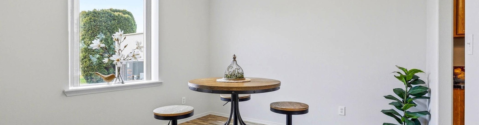 Mia Court, Pasco, Washington 99301, 2 Bedrooms Bedrooms, 0 ,3 BathroomsBathrooms,Condos/townhomes,For Sale,Mia Court,0,290283