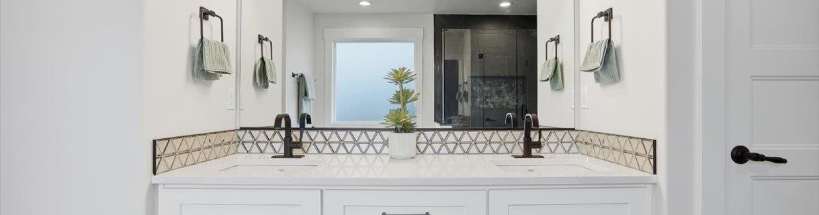 Butternut Road, Grandview, Washington 98930, 4 Bedrooms Bedrooms, 0 ,3 BathroomsBathrooms,Houses,For Sale,Butternut Road,0,290294