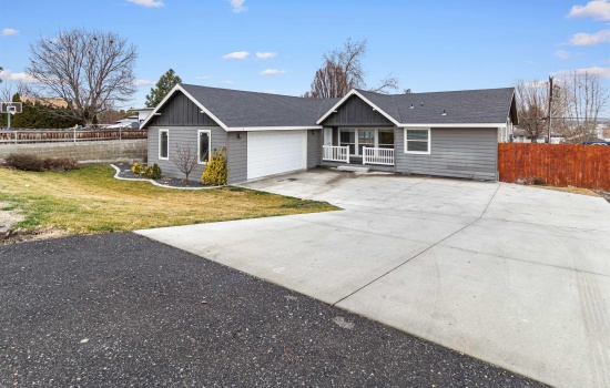 Yellowstone Avenue, Kennewick, Washington 99336, 3 Bedrooms Bedrooms, 0 ,2 BathroomsBathrooms,Manufactured Homes,For Sale,Yellowstone Avenue,0,290301