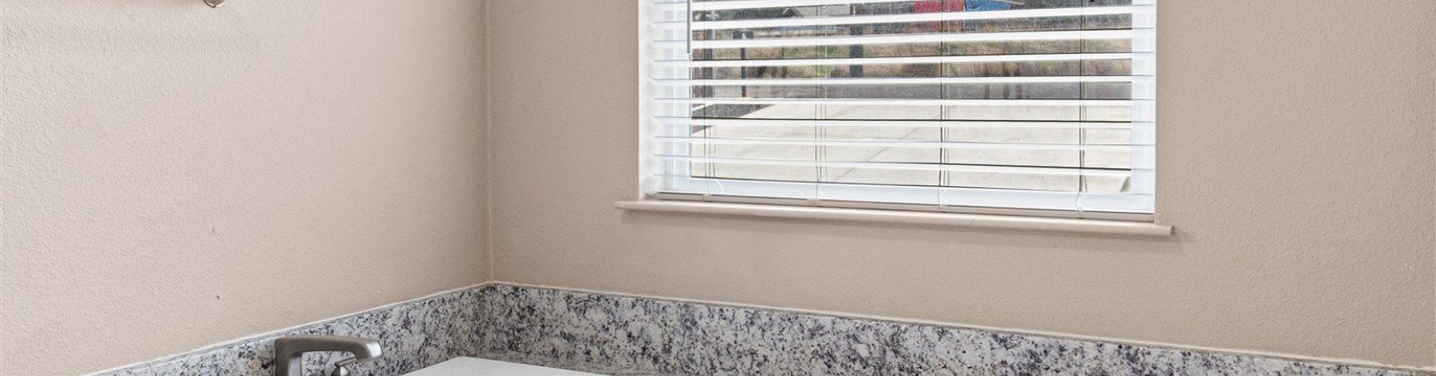 Yellowstone Avenue, Kennewick, Washington 99336, 3 Bedrooms Bedrooms, 0 ,2 BathroomsBathrooms,Manufactured Homes,For Sale,Yellowstone Avenue,0,290301