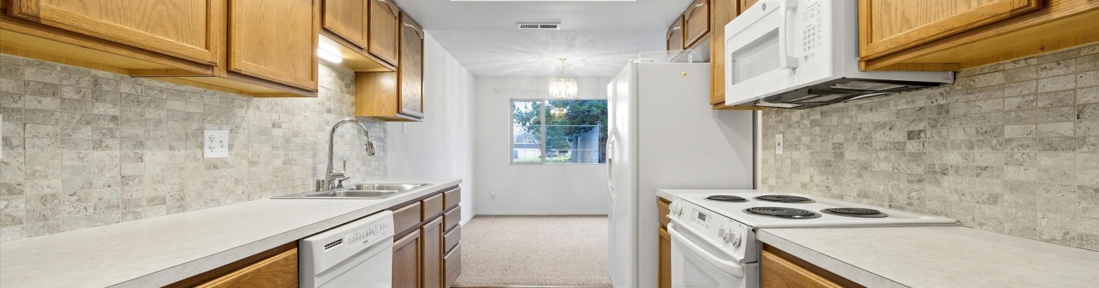 Hood Ave D 103, Kennewick, Washington 99336, 2 Bedrooms Bedrooms, 0 ,2 BathroomsBathrooms,Condos/townhomes,For Sale,Hood Ave D 103,0,290303