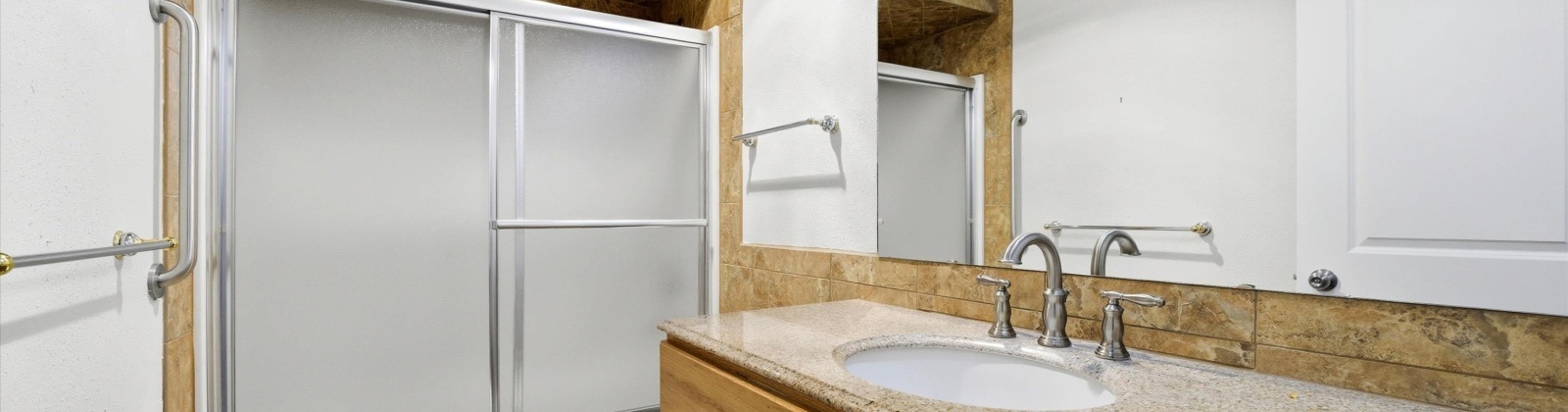 Hood Ave D 103, Kennewick, Washington 99336, 2 Bedrooms Bedrooms, 0 ,2 BathroomsBathrooms,Condos/townhomes,For Sale,Hood Ave D 103,0,290303