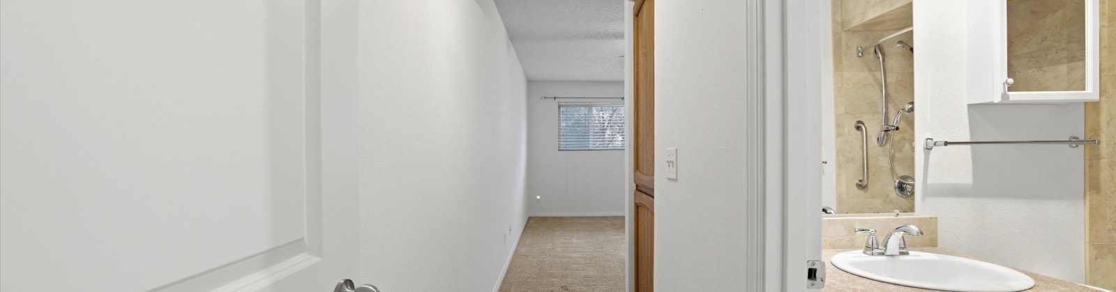 Hood Ave D 103, Kennewick, Washington 99336, 2 Bedrooms Bedrooms, 0 ,2 BathroomsBathrooms,Condos/townhomes,For Sale,Hood Ave D 103,0,290303