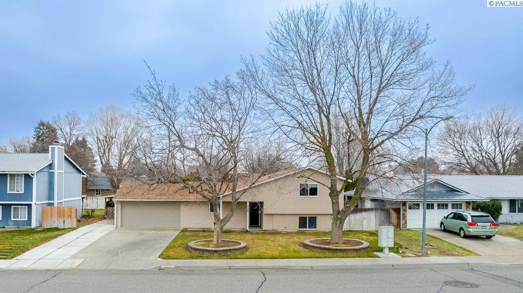 Louisiana Street, Kennewick, Washington 99336, 4 Bedrooms Bedrooms, 0 ,3 BathroomsBathrooms,Houses,For Sale,Louisiana Street,0,290368