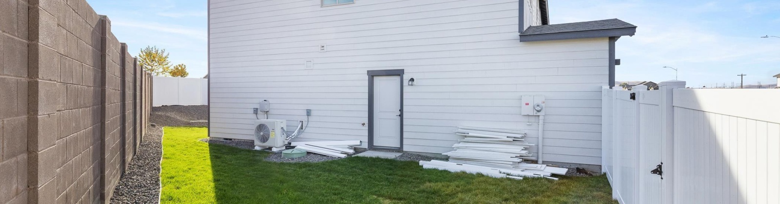 Grapevine Ct, West Richland, Washington 99353, 3 Bedrooms Bedrooms, 0 ,3 BathroomsBathrooms,Condos/townhomes,For Sale,Grapevine Ct,0,290418