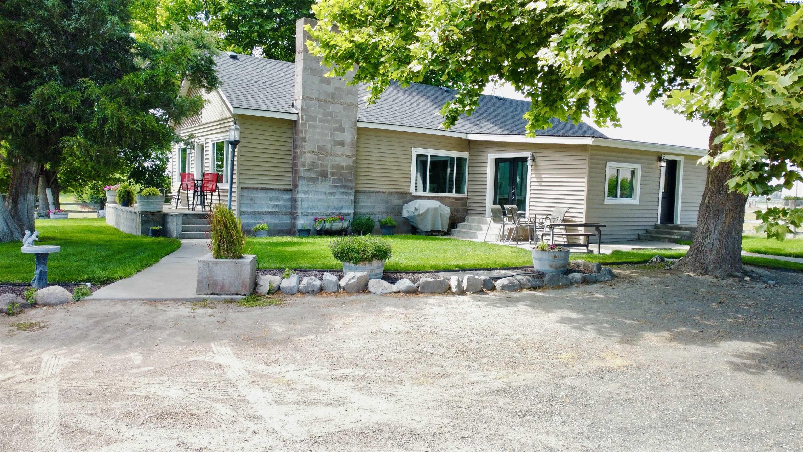 Cemetery Rd., Sunnyside, Washington 98944, 3 Bedrooms Bedrooms, 0 ,2 BathroomsBathrooms,Houses,For Sale,Cemetery Rd.,0,290428