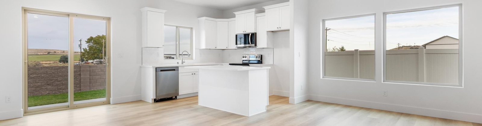 Grapevine Ct, West Richland, Washington 99353, 3 Bedrooms Bedrooms, 0 ,3 BathroomsBathrooms,Condos/townhomes,For Sale,Grapevine Ct,0,290435