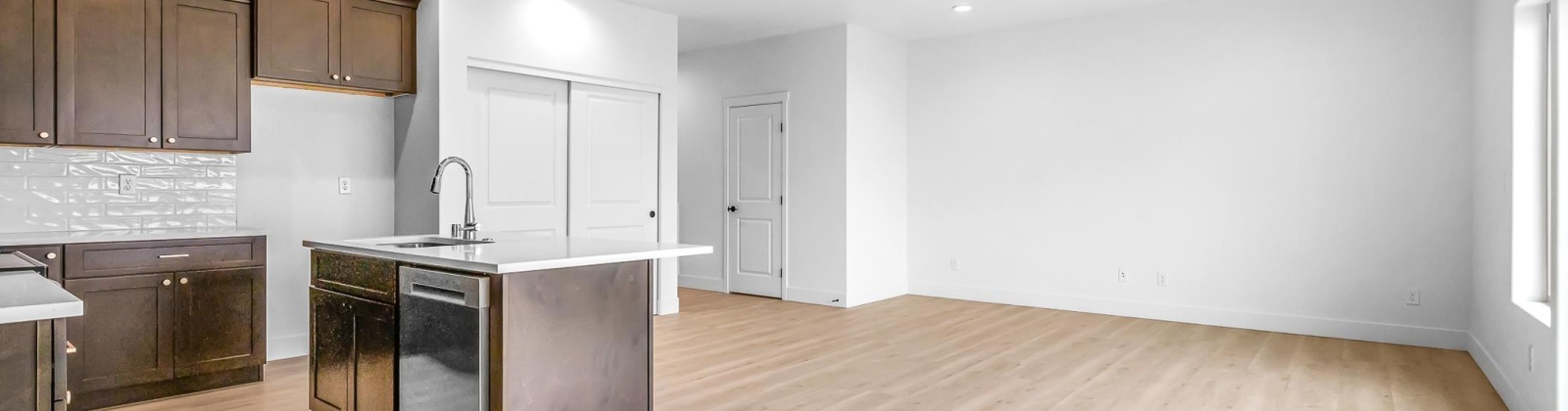 Grapevine Ct, West Richland, Washington 99353, 3 Bedrooms Bedrooms, 0 ,3 BathroomsBathrooms,Condos/townhomes,For Sale,Grapevine Ct,0,290474