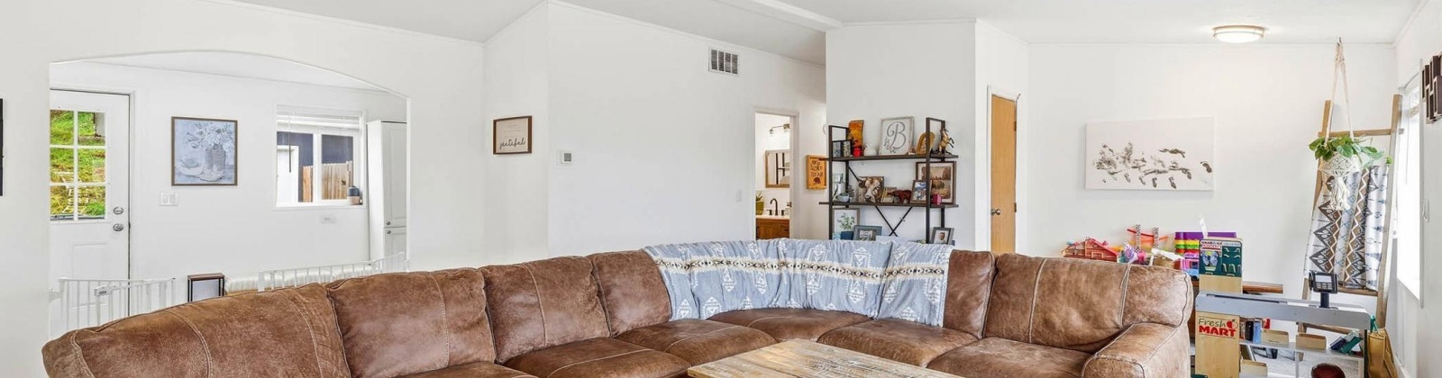 Lakeview Dr, Burbank, Washington 99323, 3 Bedrooms Bedrooms, 0 ,2 BathroomsBathrooms,Manufactured Homes,For Sale,Lakeview Dr,0,290482