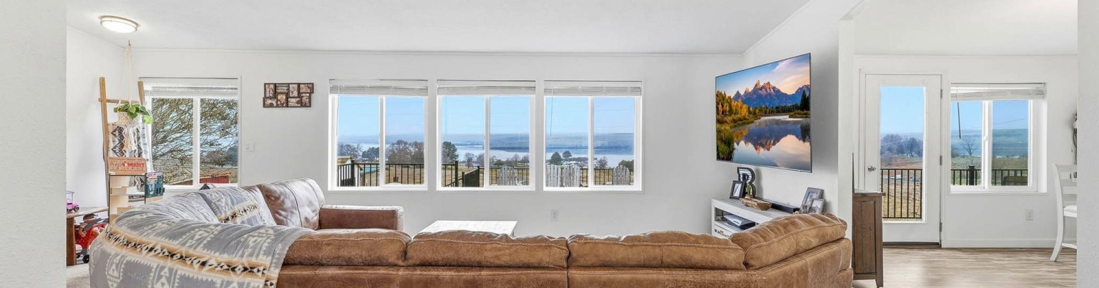 Lakeview Dr, Burbank, Washington 99323, 3 Bedrooms Bedrooms, 0 ,2 BathroomsBathrooms,Manufactured Homes,For Sale,Lakeview Dr,0,290482