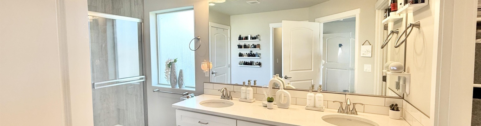 McKinley, Kennewick, Washington 99338, 4 Bedrooms Bedrooms, 0 ,2 BathroomsBathrooms,Houses,For Sale,McKinley,0,290586