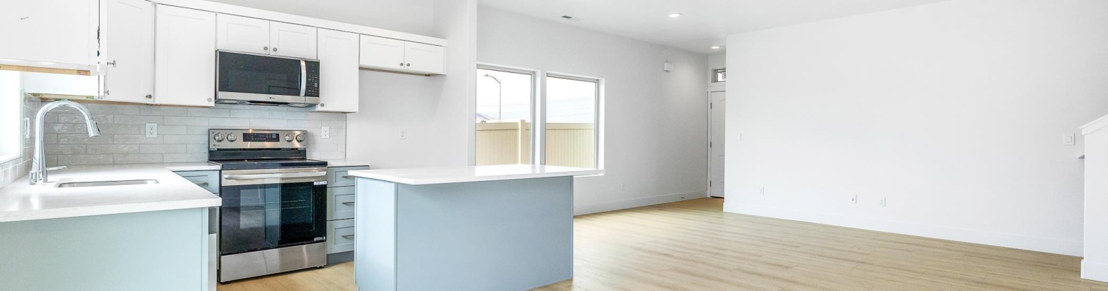 Grapevine Ct, West Richland, Washington 99353, 3 Bedrooms Bedrooms, 0 ,3 BathroomsBathrooms,Condos/townhomes,For Sale,Grapevine Ct,0,290582