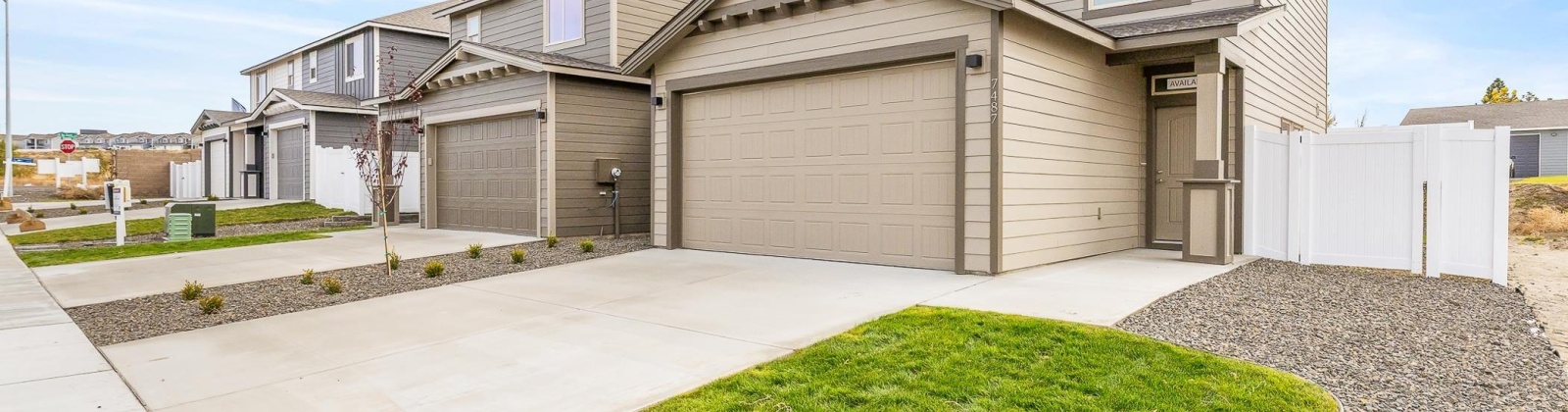 Grapevine Ct, West Richland, Washington 99353, 3 Bedrooms Bedrooms, 0 ,3 BathroomsBathrooms,Condos/townhomes,For Sale,Grapevine Ct,0,290582