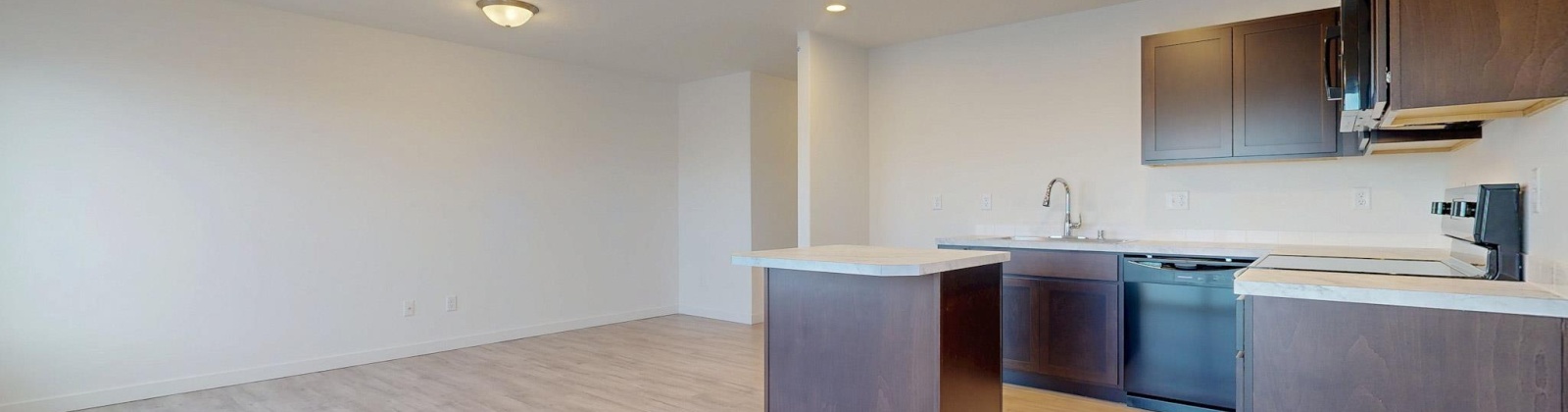 Quinault Place, Kennewick, Washington 99336, 3 Bedrooms Bedrooms, 0 ,3 BathroomsBathrooms,Condos/townhomes,For Sale,Quinault Place,0,290622