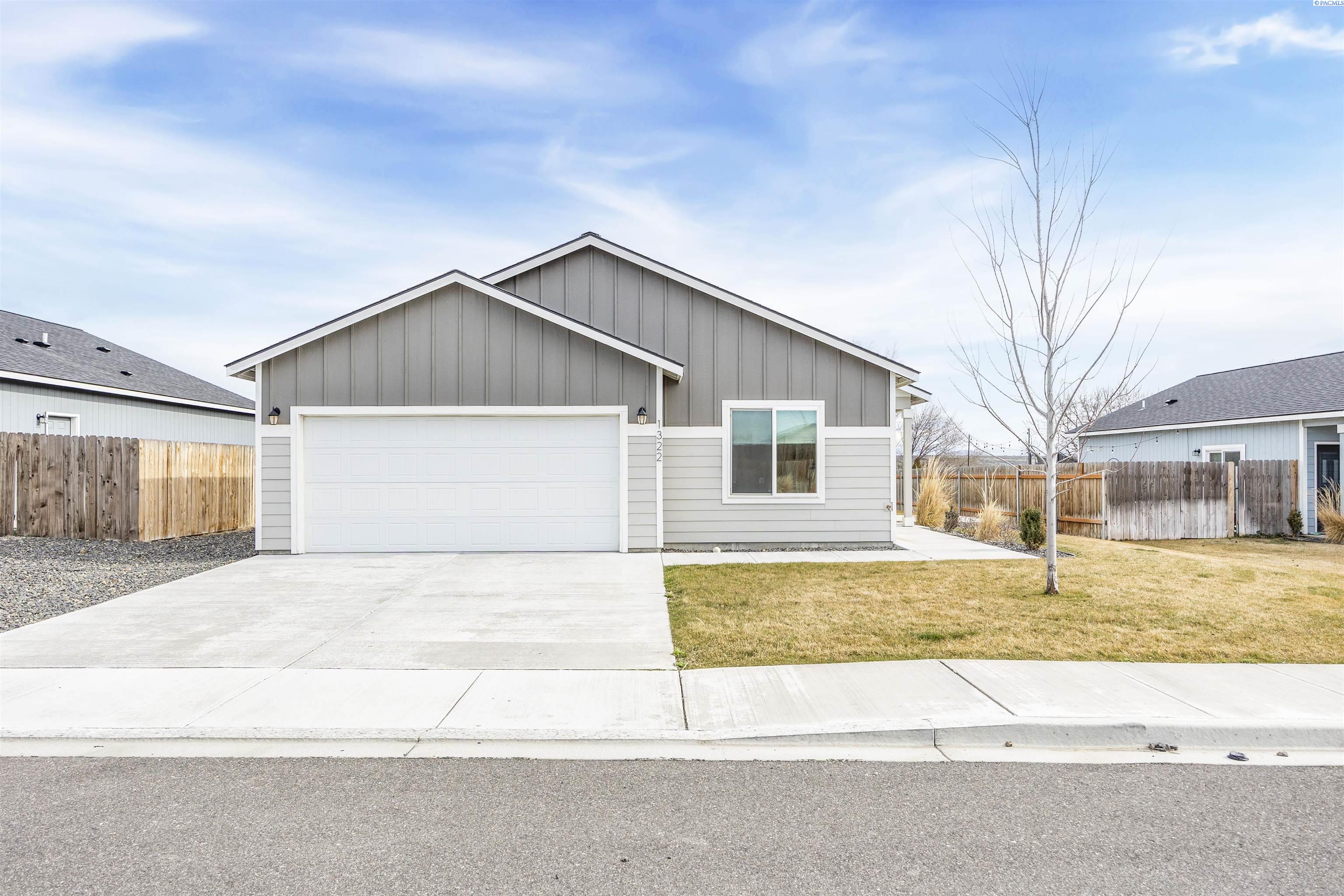 13th St, Benton City, Washington 99320, 3 Bedrooms Bedrooms, 0 ,2 BathroomsBathrooms,Houses,For Sale,13th St,0,290609