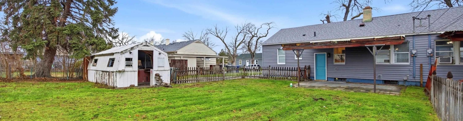 Douglass Ave, Richland, Washington 99352, 5 Bedrooms Bedrooms, 0 ,2 BathroomsBathrooms,Multi-family,For Sale,Douglass Ave,0,290638