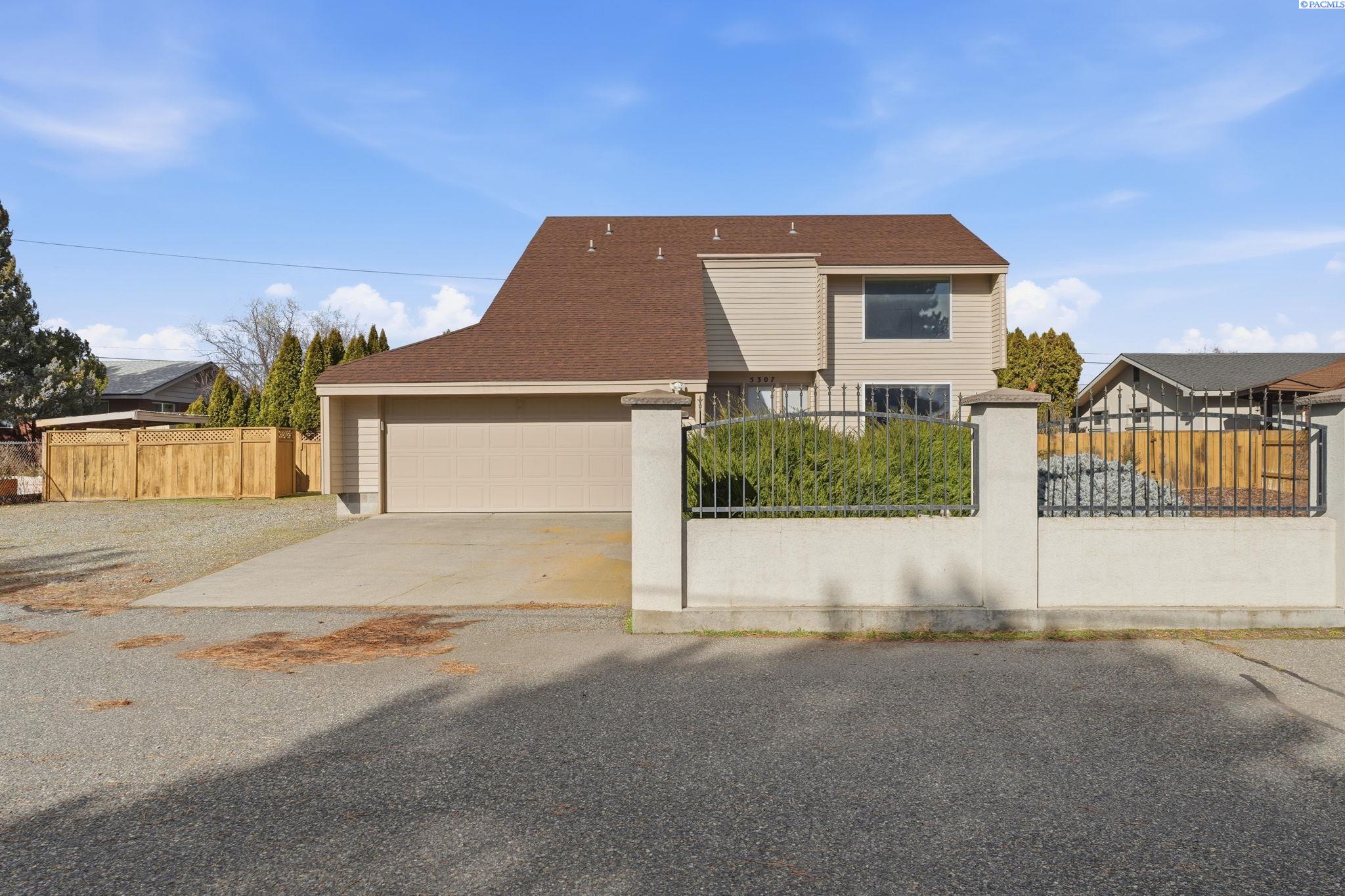 Irving, Pasco, Washington 99301, 4 Bedrooms Bedrooms, 0 ,3 BathroomsBathrooms,Houses,For Sale,Irving,0,290627