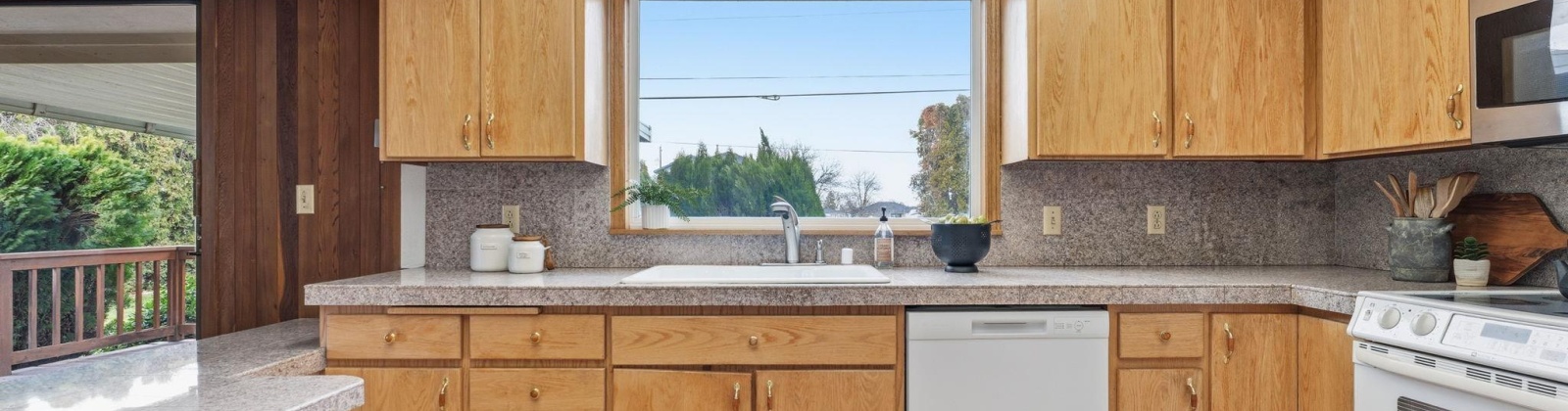 Irving, Pasco, Washington 99301, 4 Bedrooms Bedrooms, 0 ,3 BathroomsBathrooms,Houses,For Sale,Irving,0,290627