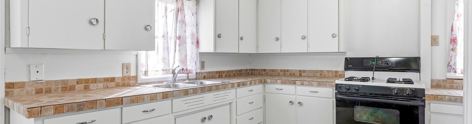 Rainier St., Kennewick, Washington 99336, 2 Bedrooms Bedrooms, 0 ,1 BathroomBathrooms,Houses,For Sale,Rainier St.,0,290651