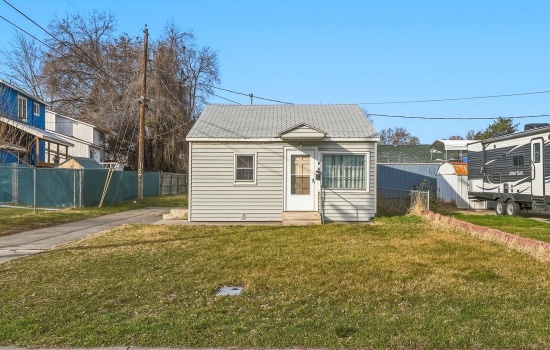 Rainier St., Kennewick, Washington 99336, 2 Bedrooms Bedrooms, 0 ,1 BathroomBathrooms,Houses,For Sale,Rainier St.,0,290651