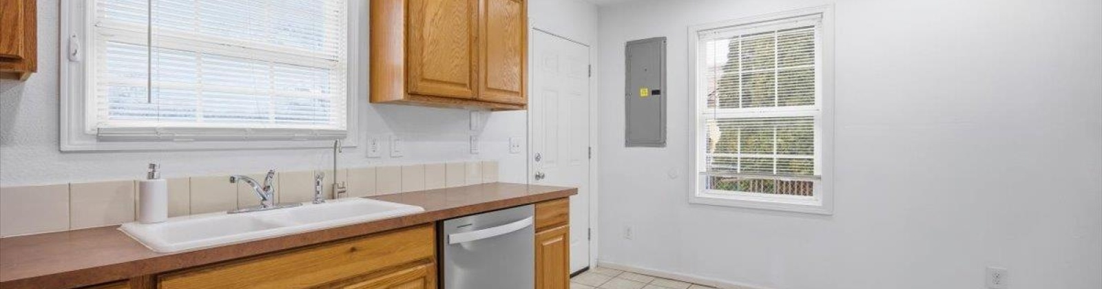 4th Pl, Kennewick, Washington 99336, 3 Bedrooms Bedrooms, 0 ,2 BathroomsBathrooms,Houses,For Sale,4th Pl,0,290676