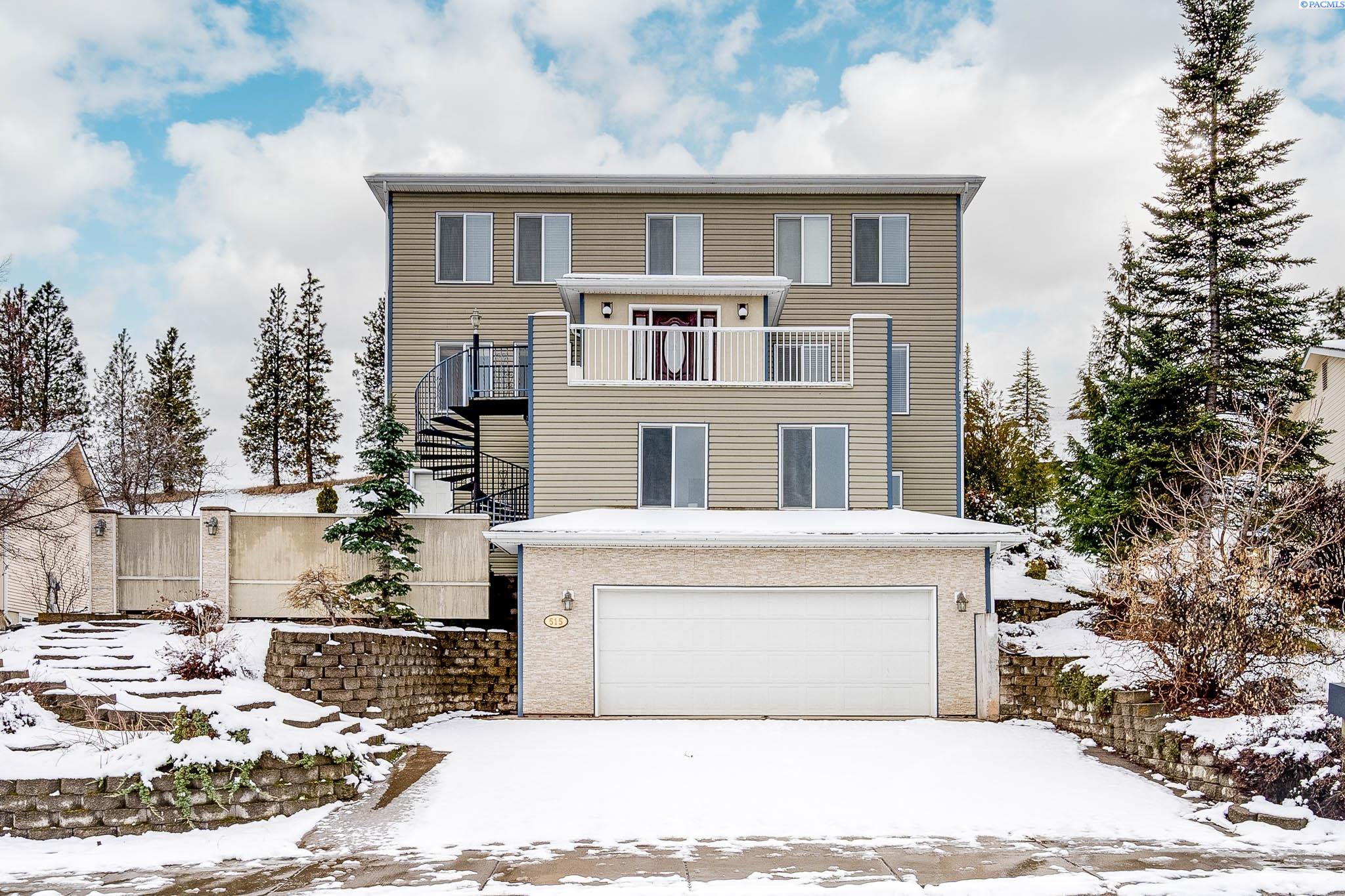 Robert St, Pullman, Washington 99163, 5 Bedrooms Bedrooms, 0 ,4 BathroomsBathrooms,Houses,For Sale,Robert St,0,290672