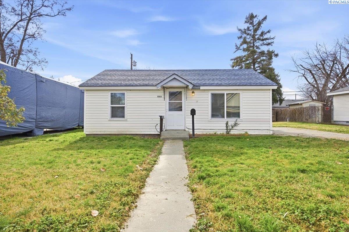 4th Pl, Kennewick, Washington 99336, 3 Bedrooms Bedrooms, 0 ,1 BathroomBathrooms,Houses,For Sale,4th Pl,0,290675