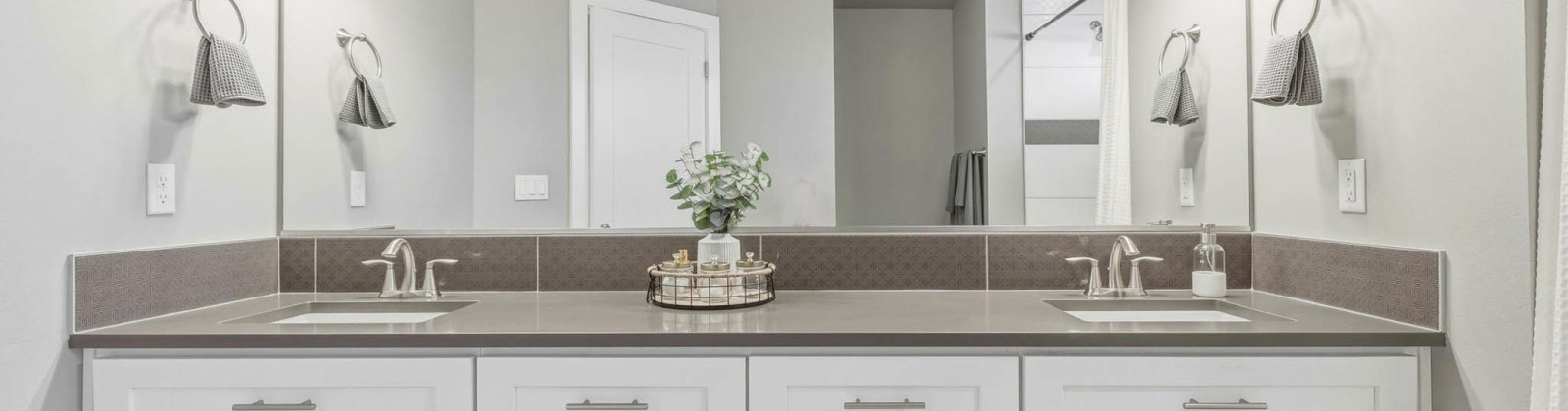 Athens Dr, West Richland, Washington 99353, 5 Bedrooms Bedrooms, 0 ,3 BathroomsBathrooms,Houses,For Sale,Athens Dr,0,290714