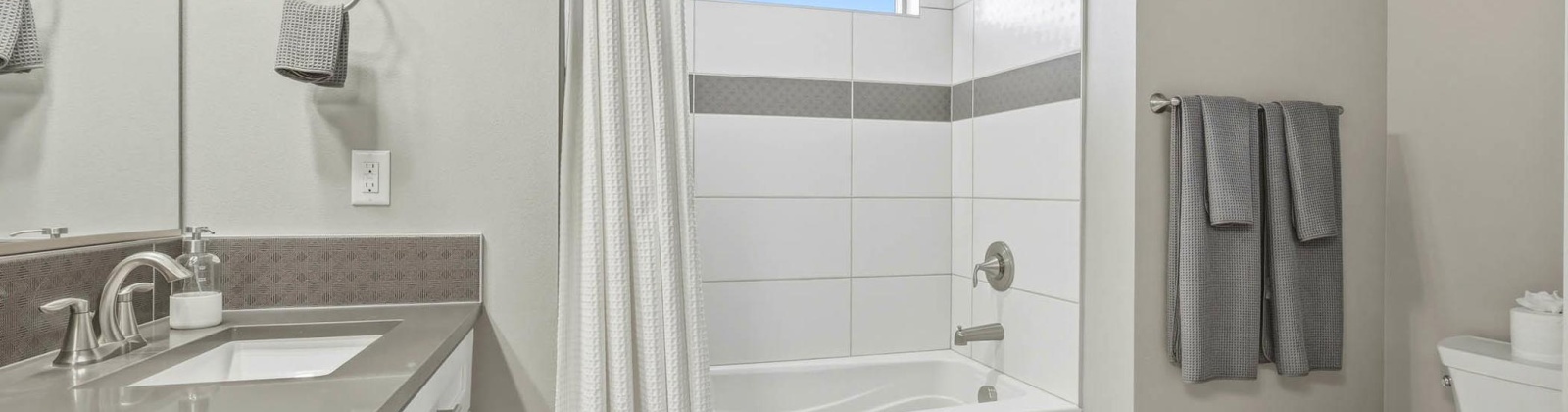 Athens Dr, West Richland, Washington 99353, 5 Bedrooms Bedrooms, 0 ,3 BathroomsBathrooms,Houses,For Sale,Athens Dr,0,290714