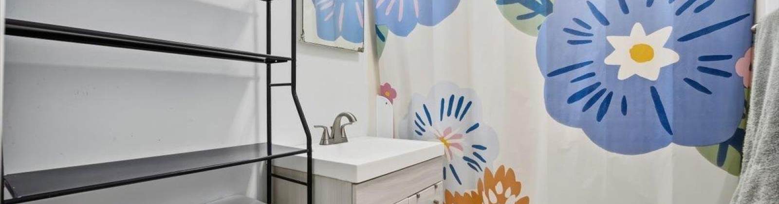 3rd Ave, Kennewick, Washington 99336, 2 Bedrooms Bedrooms, 0 ,1 BathroomBathrooms,Houses,For Sale,3rd Ave,0,290746