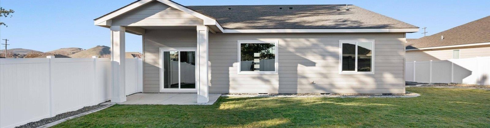 16th Place, Kennewick, Washington 99338, 3 Bedrooms Bedrooms, 0 ,2 BathroomsBathrooms,Houses,For Sale,16th Place,0,290774