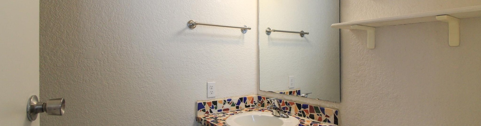 9th Avenue Unit B, Kennewick, Washington 99336, 2 Bedrooms Bedrooms, 0 ,2 BathroomsBathrooms,Commercial,For Rent,9th Avenue Unit B,0,290859