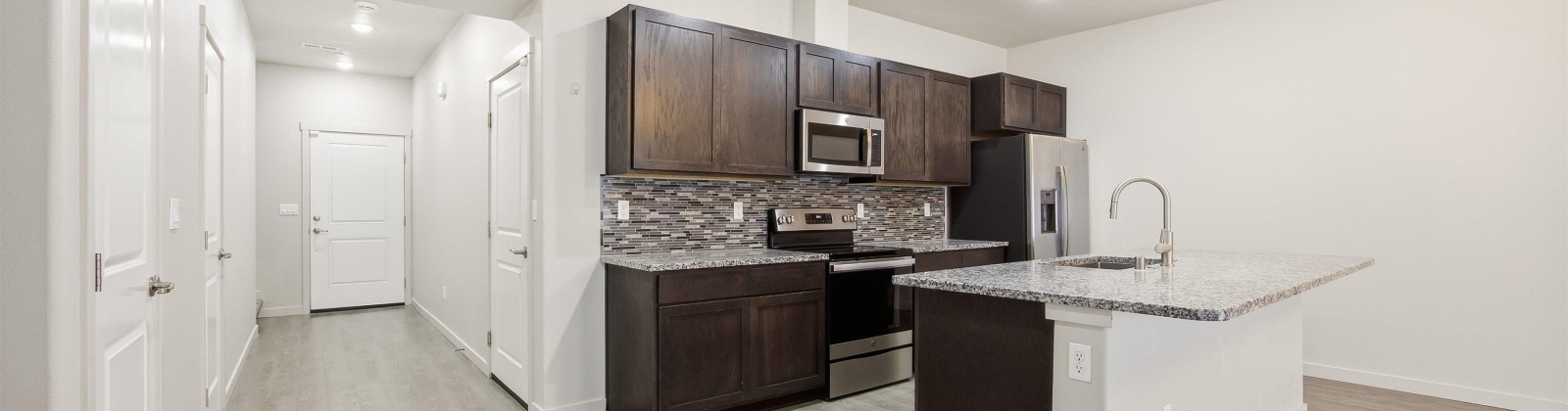 Quillan Place, Kennewick, Washington 99336, 3 Bedrooms Bedrooms, 0 ,3 BathroomsBathrooms,Condos/townhomes,For Sale,Quillan Place,0,291275