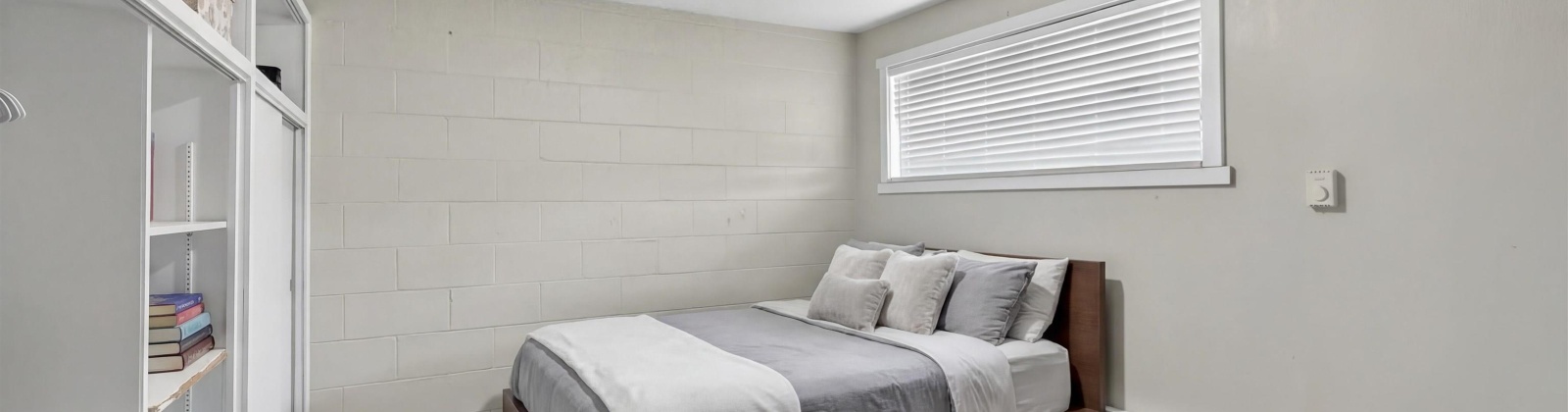 10Th Ave, Pasco, Washington 99301, 6 Bedrooms Bedrooms, 0 ,6 BathroomsBathrooms,Multi-family,For Sale,10Th Ave,0,291303