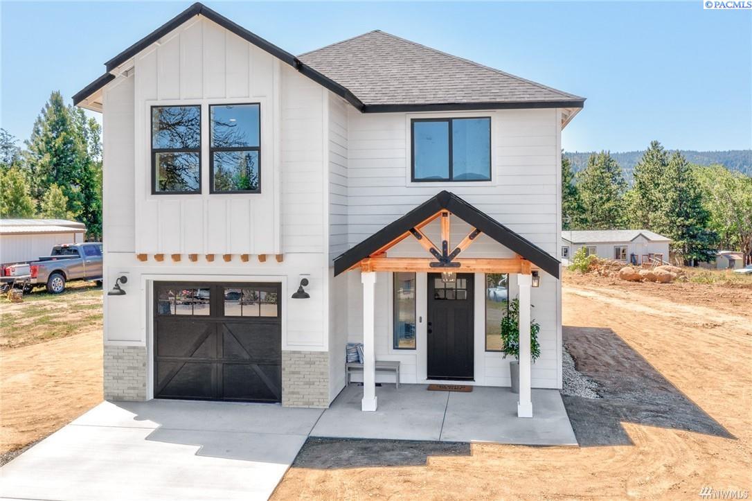 Crescent Avenue, Sunnyside, Washington 98944, 3 Bedrooms Bedrooms, 0 ,3 BathroomsBathrooms,Houses,For Sale,Crescent Avenue,0,271529