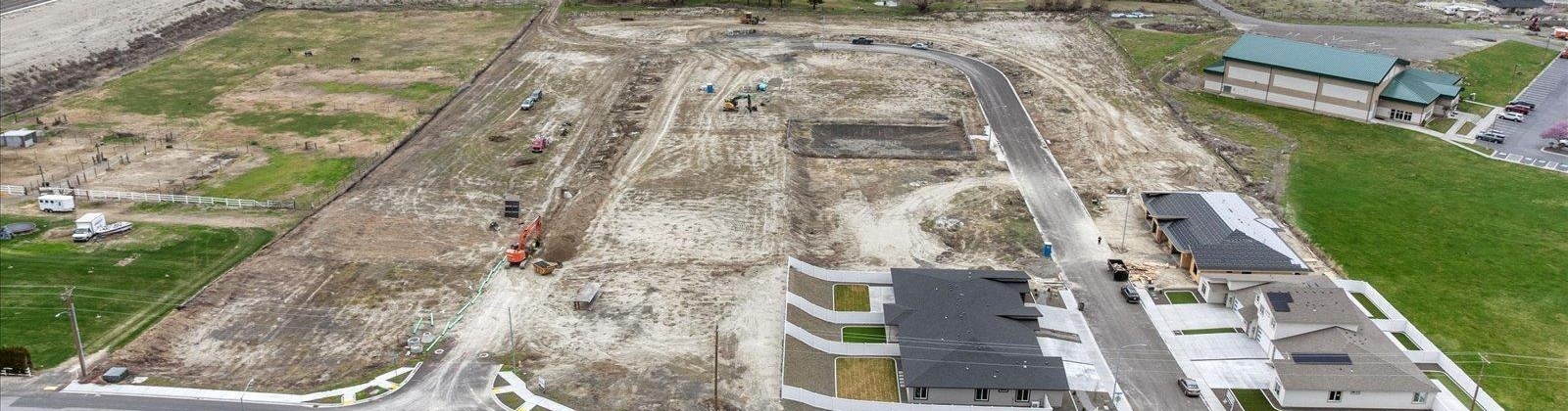 Fairhaven Loop, Richland, Washington 99352, 4 Bedrooms Bedrooms, 0 ,3 BathroomsBathrooms,Condos/townhomes,For Sale,Fairhaven Loop,0,291365