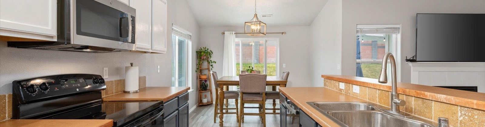 Pinehurst Street, West Richland, Washington 99353, 3 Bedrooms Bedrooms, 0 ,2 BathroomsBathrooms,Houses,For Sale,Pinehurst Street,0,291392